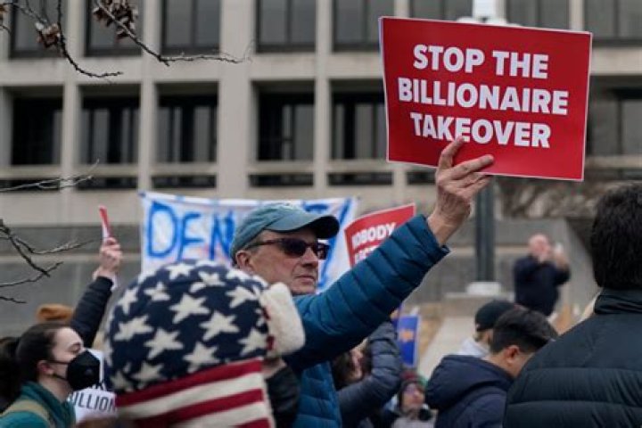 Would killing the holdout guard at casinos prevent them disarming me in the future?